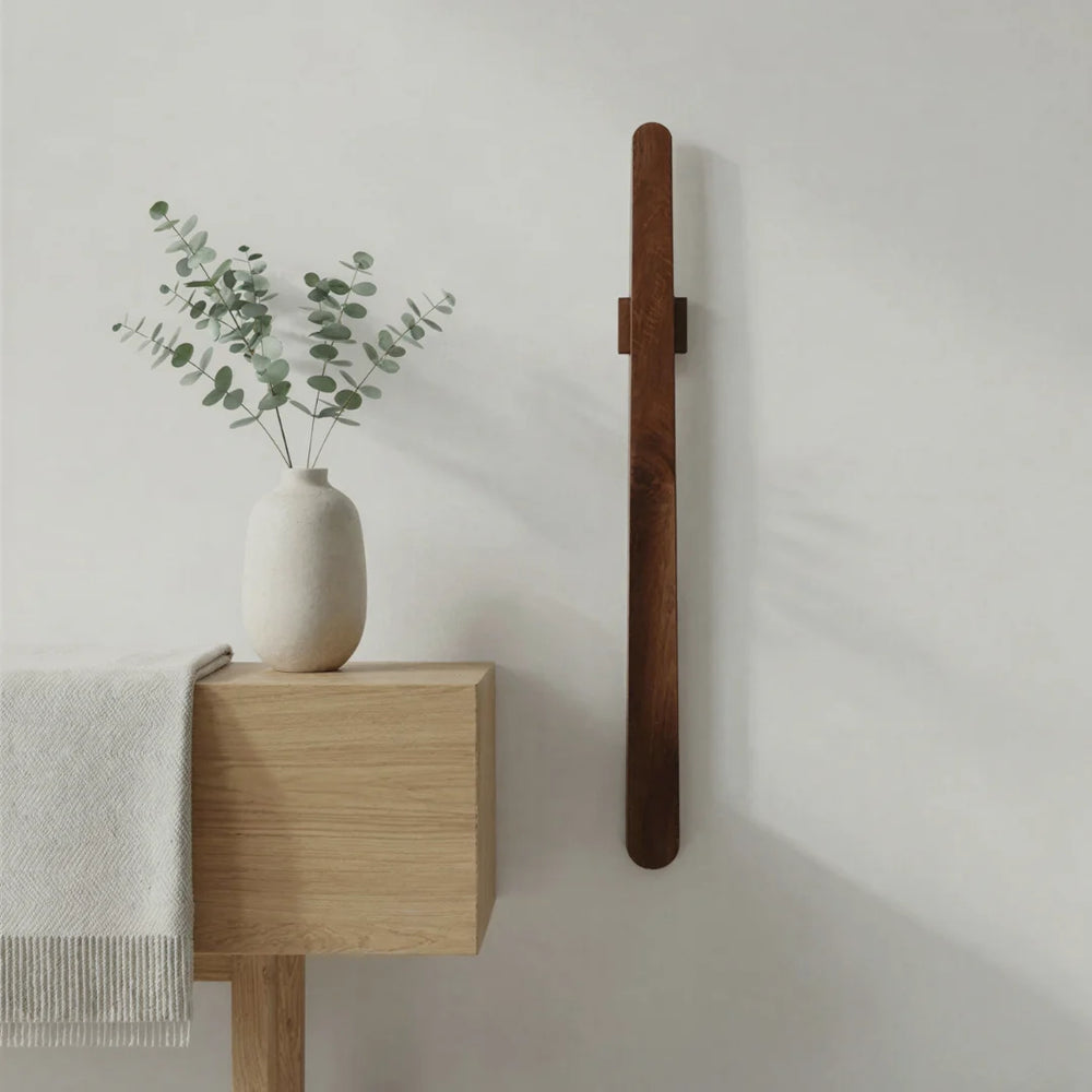 Magneettinen kenkälusikka umpipuuta – 55 cm