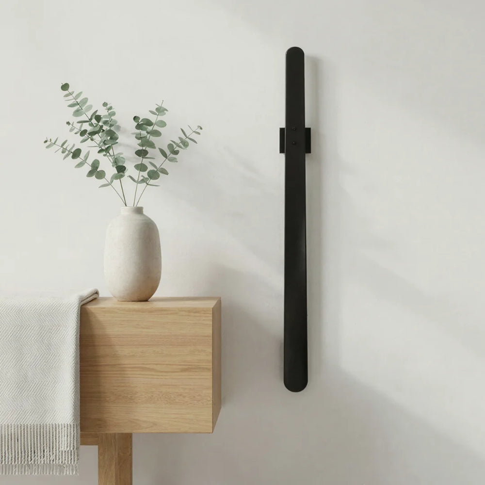 Magneettinen kenkälusikka umpipuuta – 55 cm
